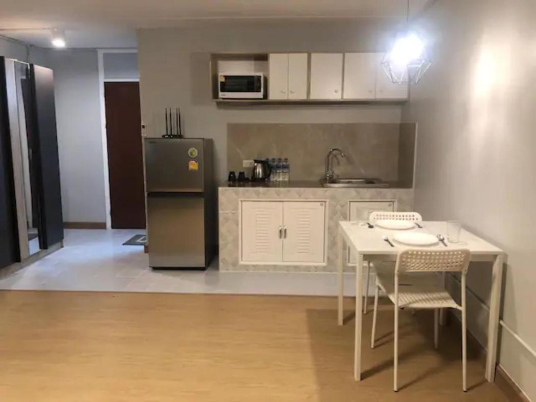 Popular Condo Near Impact/Thunder Dome Pak Kret Esterno foto